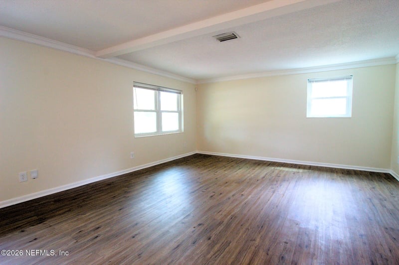 7762 Knoll Dr, Jacksonville, FL 32221