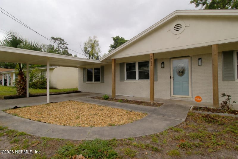 7762 Knoll Dr, Jacksonville, FL 32221