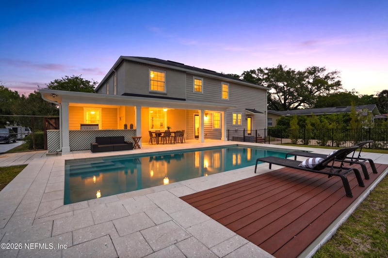 1052 Holly Ln, Jacksonville, FL 32207