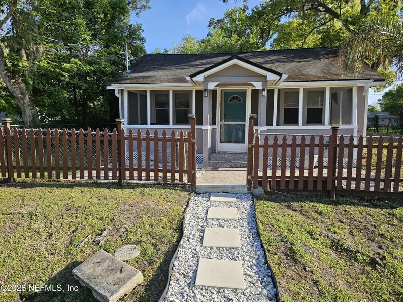 3072 Bessent Rd, Jacksonville, FL 32218