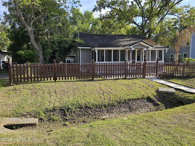 3072 Bessent Rd, Jacksonville, FL 32218