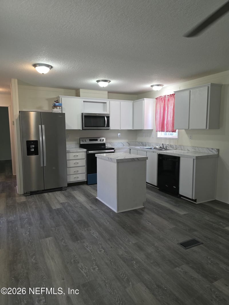 106 Manitoba St, Florahome, FL 32140