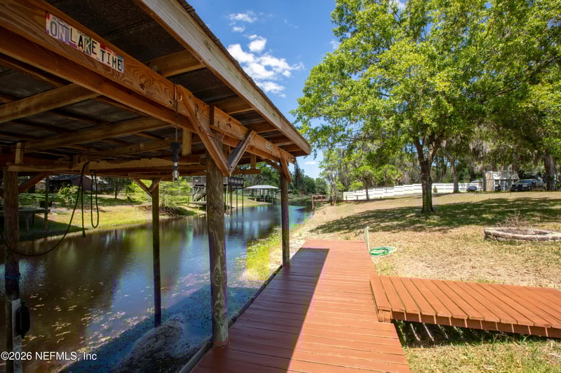 5930 Island Rd, Melrose, FL 32666