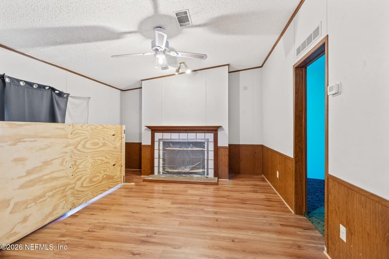 671 Cousintown Rd, Interlachen, FL 32148