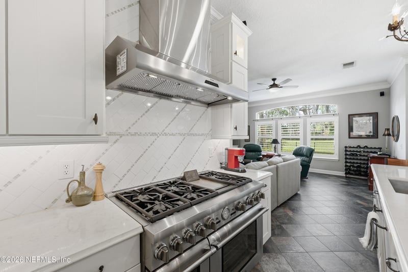 1574 Country Walk Dr, Fleming Island, FL 32003