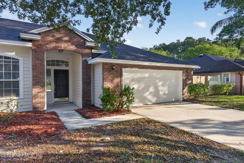 121 Nottingham Dr, St Johns, FL 32259