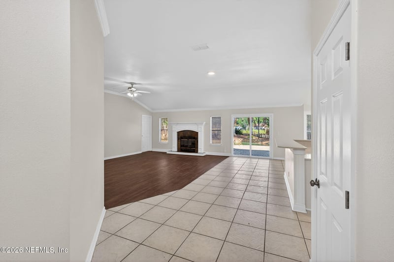 121 Nottingham Dr, St Johns, FL 32259