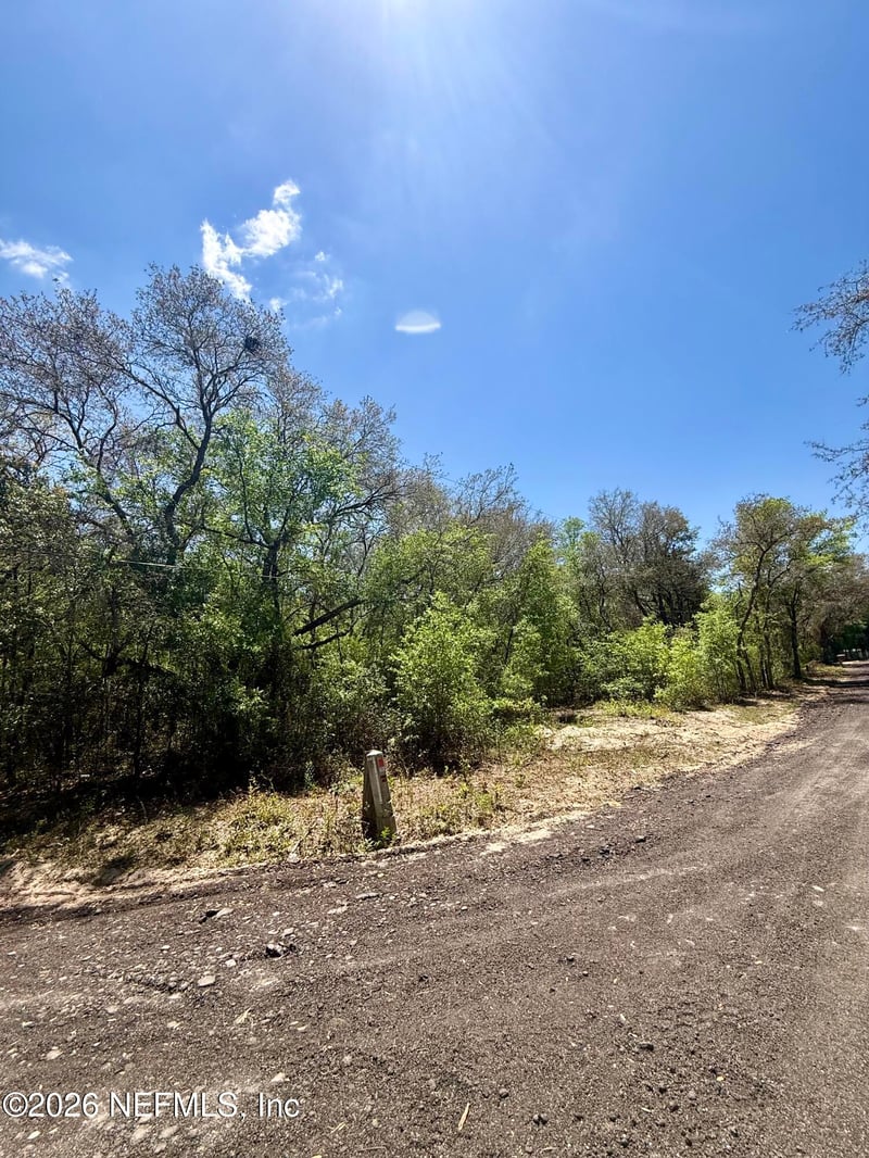 143 Oak Cir, Interlachen, FL 32148