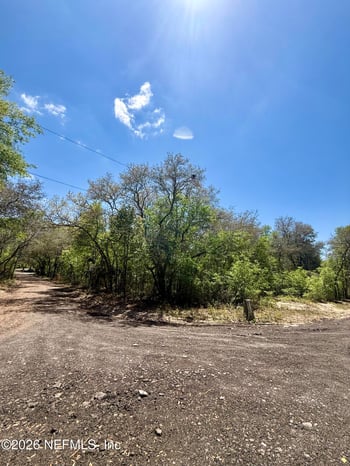 143 Oak Cir, Interlachen, FL 32148