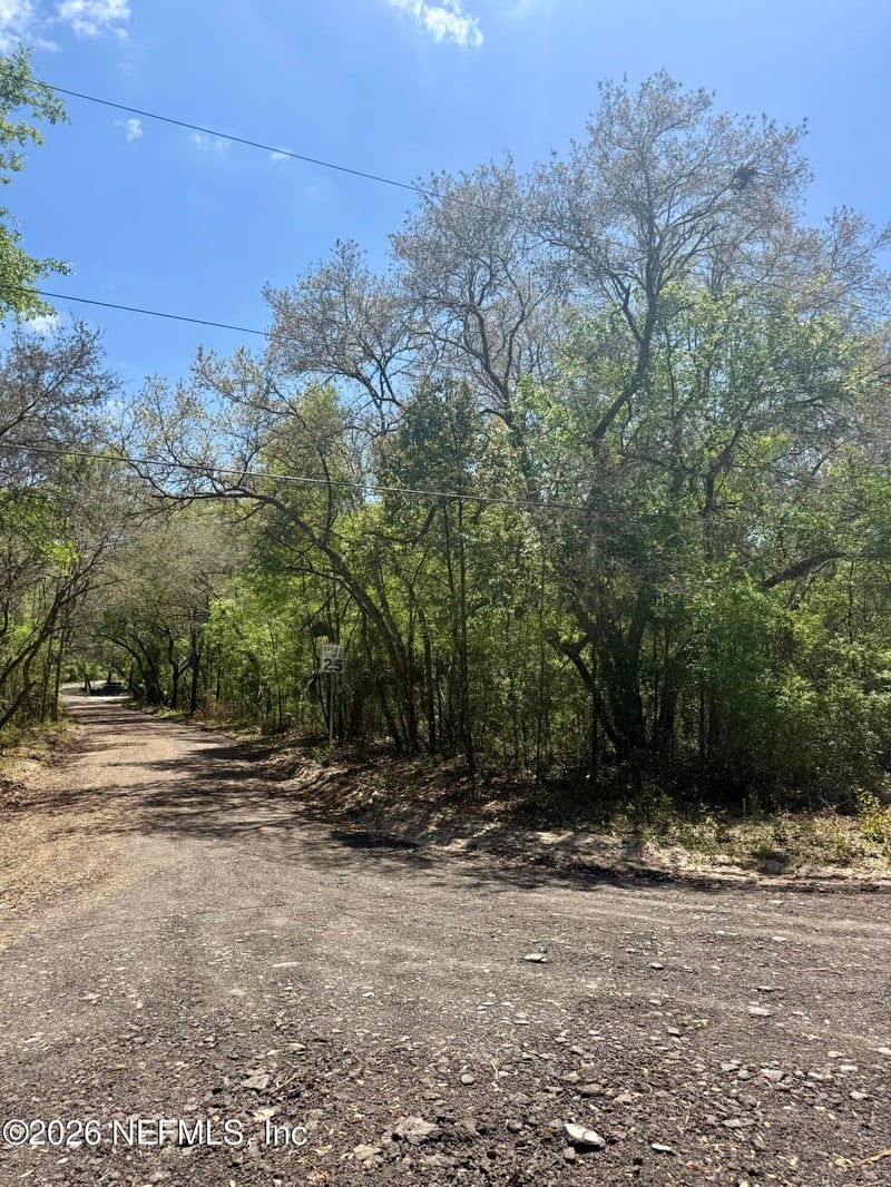 143 Oak Cir, Interlachen, FL 32148