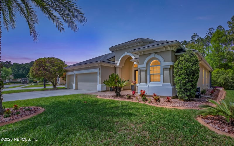 108 Chatsworth Dr, St Johns, FL 32259