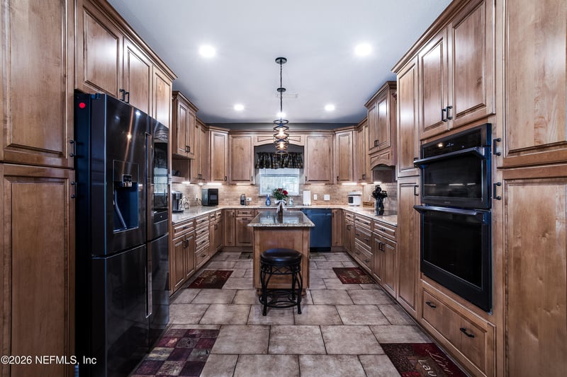 3795 Raintree Dr, Macclenny, FL 32063