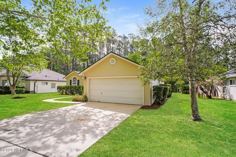 177 Southern Grove Dr, St Johns, FL 32259