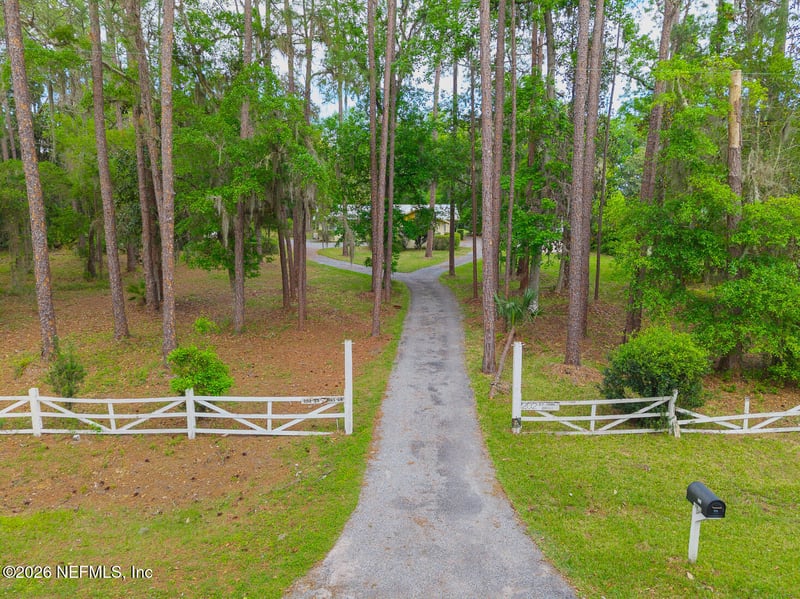 202 Saint Johns Dr, Palatka, FL 32177