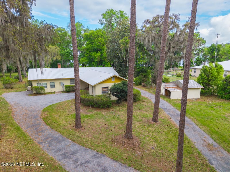 202 Saint Johns Dr, Palatka, FL 32177