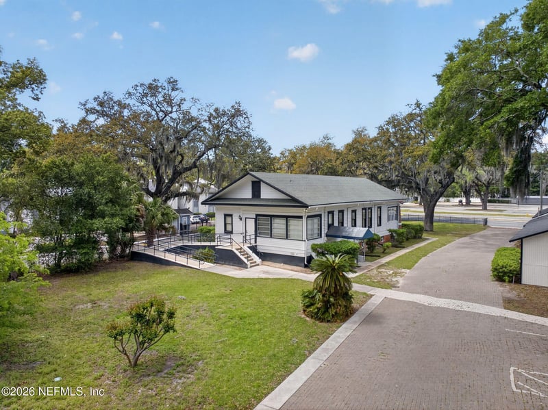 4004 Atlantic Blvd, Jacksonville, FL 32207