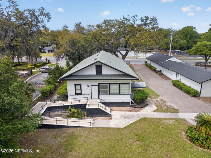 4004 Atlantic Blvd, Jacksonville, FL 32207