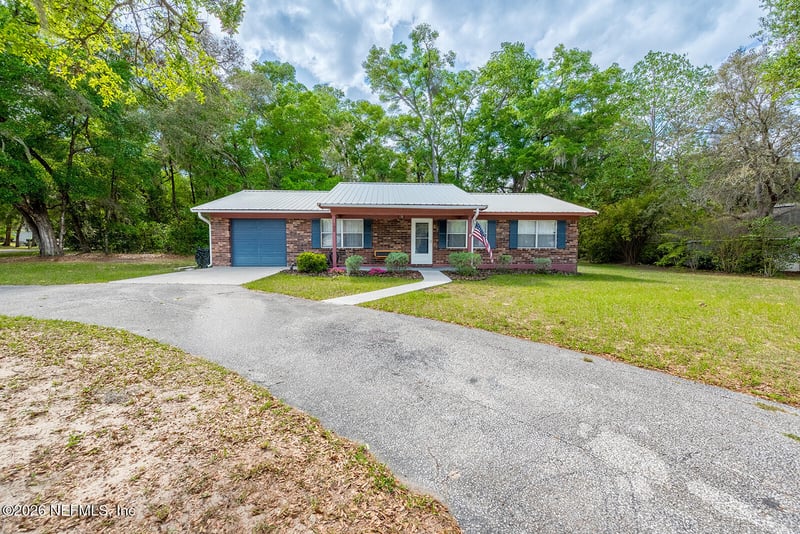 102 Swans Nest Cir, Melrose, FL 32666