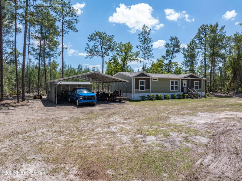 221 Magnolia Rd, Hawthorne, FL 32640