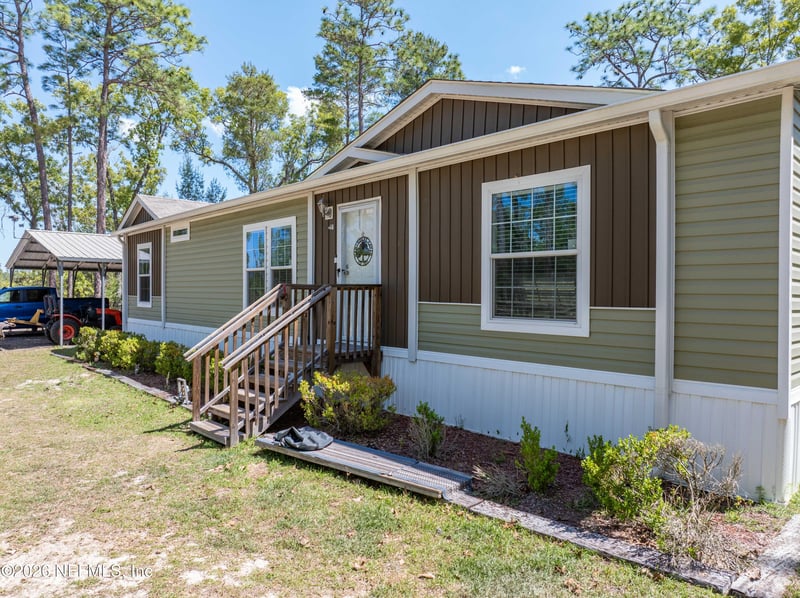 221 Magnolia Rd, Hawthorne, FL 32640