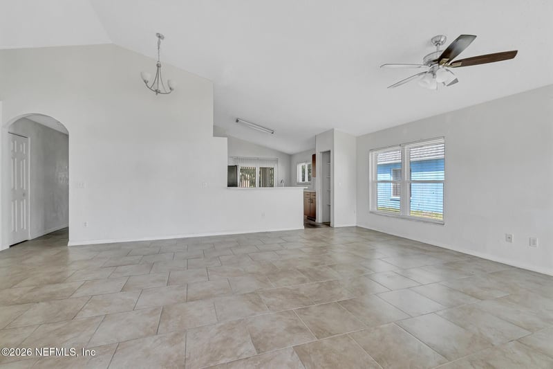 646 Whitehall St, Daytona Beach, FL 32114