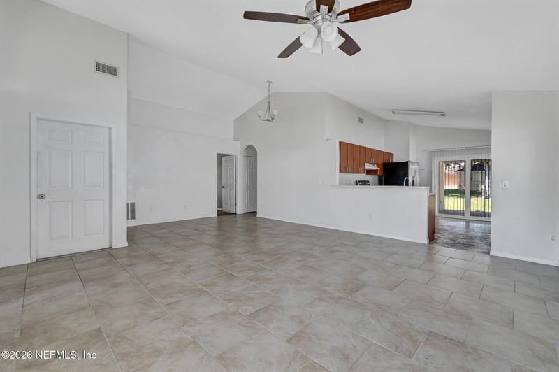 646 Whitehall St, Daytona Beach, FL 32114