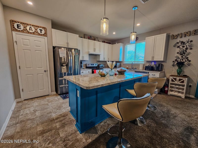 12573 Lake Taylor Ln, Jacksonville, FL 32218