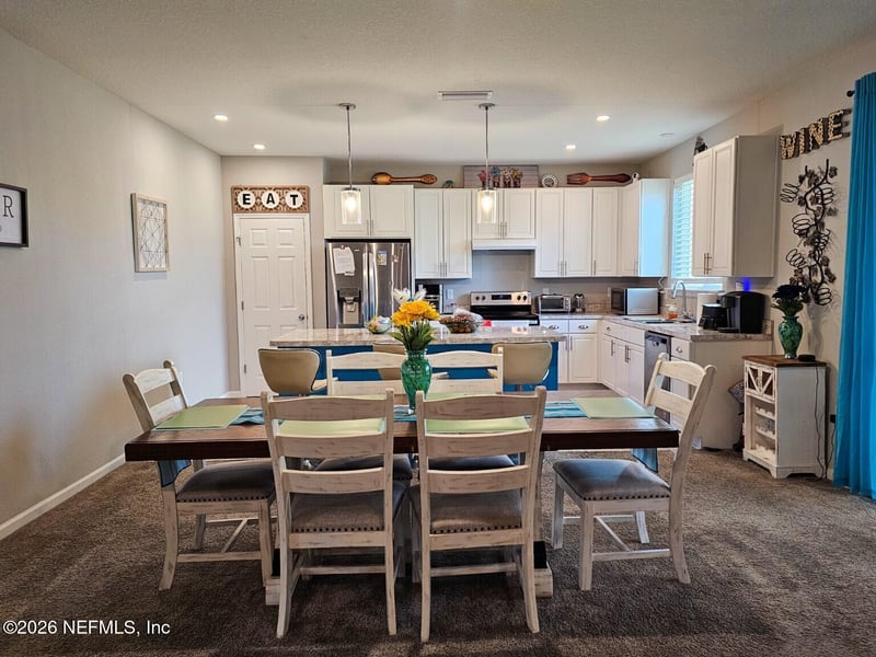 12573 Lake Taylor Ln, Jacksonville, FL 32218