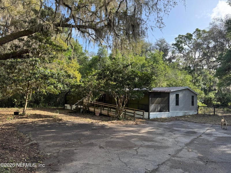 608 Coral Farms Rd, Florahome, FL 32140