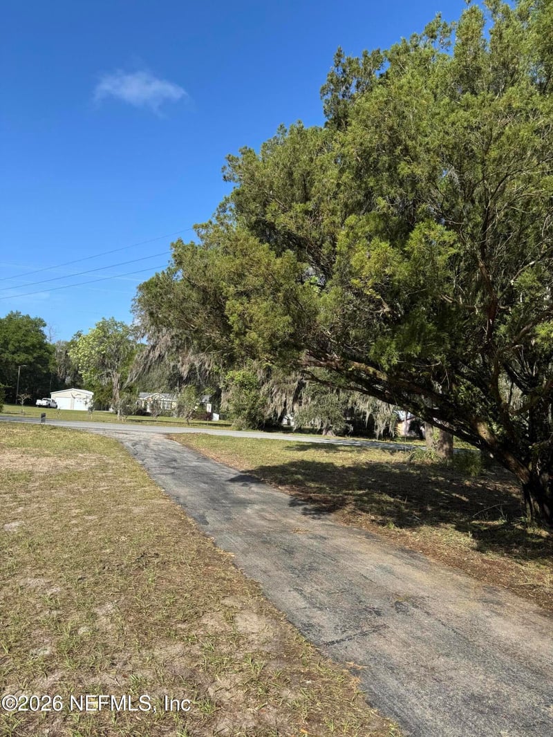 608 Coral Farms Rd, Florahome, FL 32140