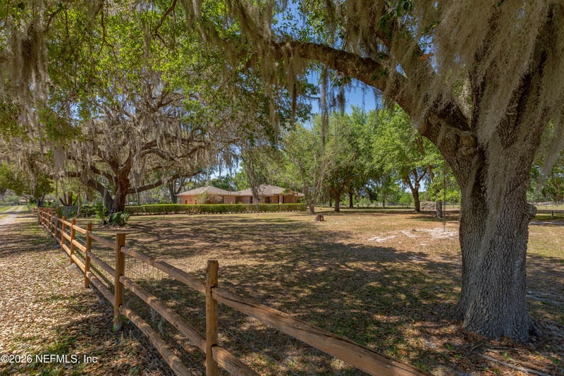 289 Chesser Rd, Hollister, FL 32147