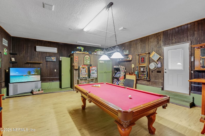 289 Chesser Rd, Hollister, FL 32147