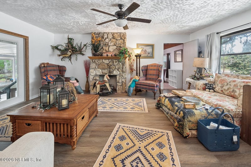 6308 Island Rd, Melrose, FL 32666