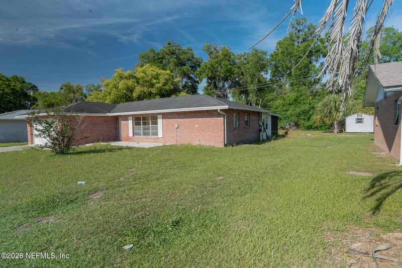 190 Mango Dr, Palatka, FL 32177