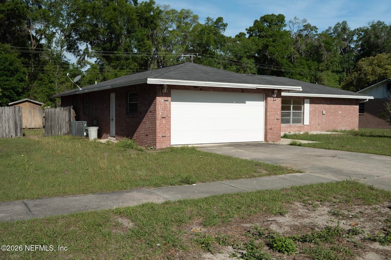 190 Mango Dr, Palatka, FL 32177