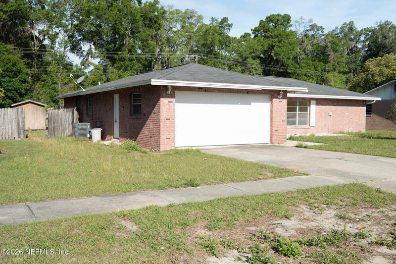 190 Mango Dr, Palatka, FL 32177