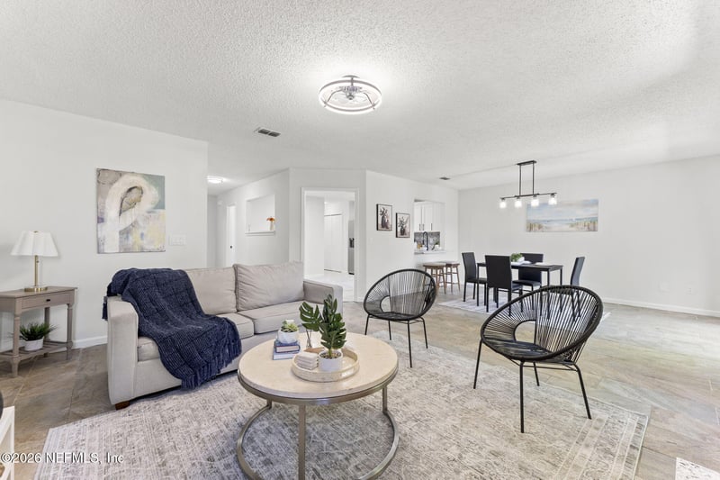 4047 Laurelwood Dr, Jacksonville, FL 32257