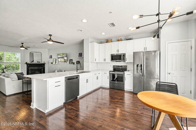 4490 Capital Dome Dr, Jacksonville, FL 32246