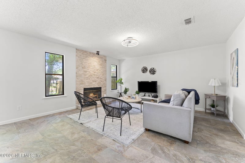 4047 Laurelwood Dr, Jacksonville, FL 32257