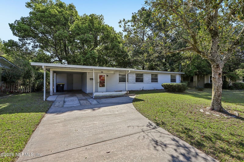 3827 Colebrooke Dr, Jacksonville, FL 32210