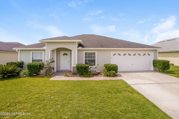 3159 Wavering Ln, Middleburg, FL 32068