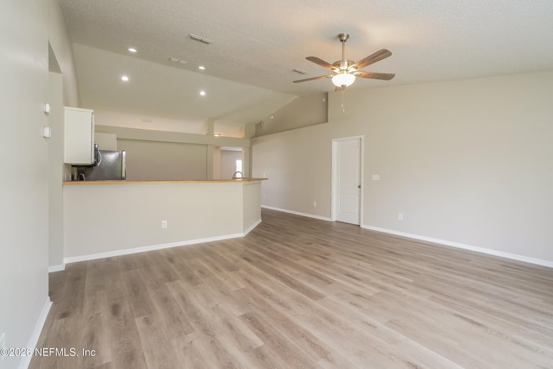 3159 Wavering Ln, Middleburg, FL 32068