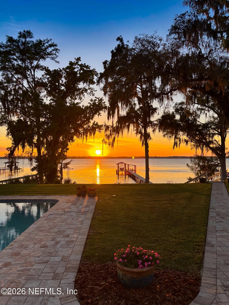 291 Hickory Acres Ln, St Johns, FL 32259