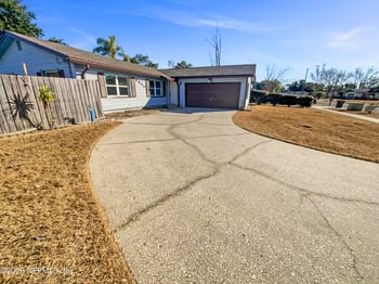 6065 Caprice Dr, Jacksonville, FL 32244