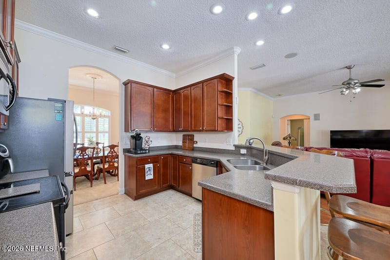 144 Oakwood Plantation Dr, Fleming Island, FL 32003