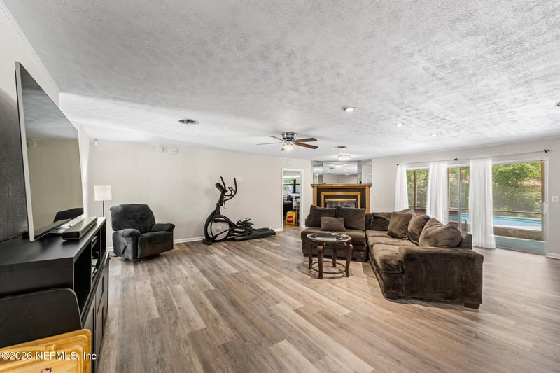 3938 Sierra Madre Dr, Jacksonville, FL 32217