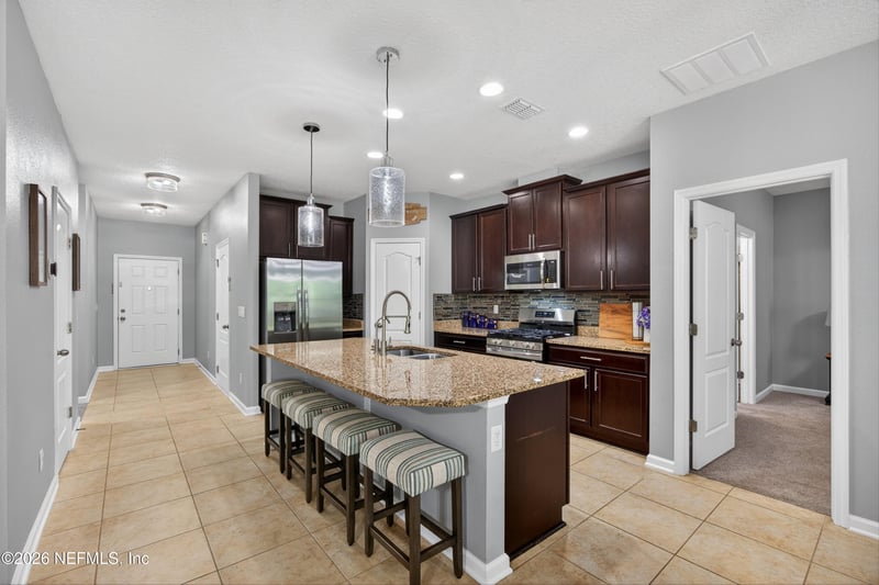 209 Willow Ridge Dr, Jacksonville, FL 32081