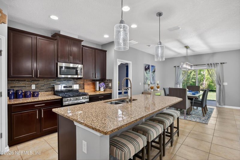 209 Willow Ridge Dr, Jacksonville, FL 32081