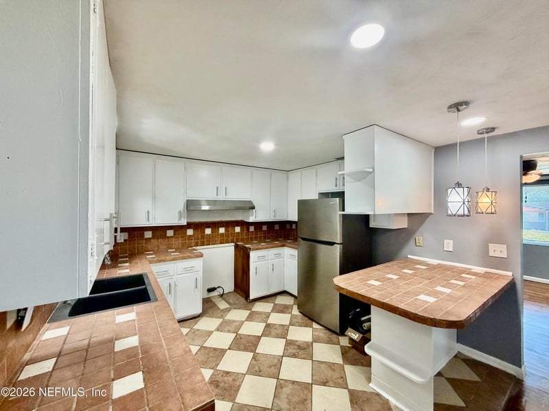 2421 St Leger Dr, Jacksonville, FL 32208