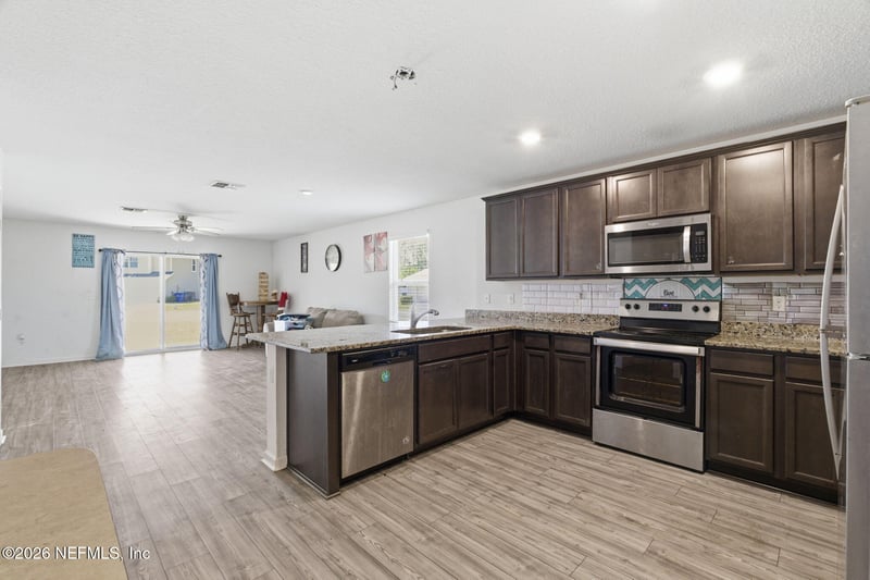 5979 Crosby Lake Way, Macclenny, FL 32063